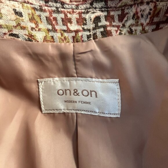 On & On Modern Femme Women's Long Sleeve Blazer Collared Jacket Lined Floral Tan - Picture 3 of 11